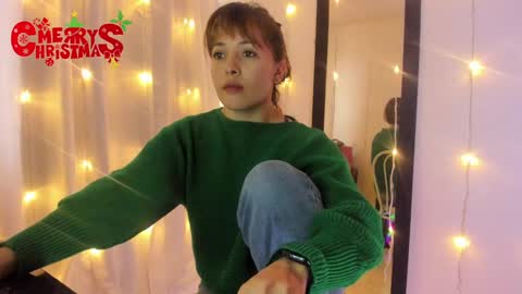 Snapshot of cheek_chic12 chatting on 12/27/24, 09:32 Regina Phalange online show from 12/27/24, 09:32