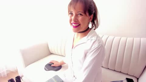 Snapshot of cheek_chic12 chatting on 01/22/25, 08:38 Regina Phalange online show from 01/22/25, 08:38