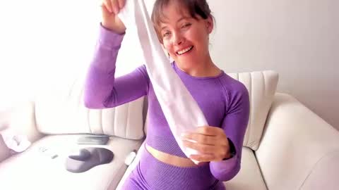 Snapshot of cheek_chic12 chatting on 01/23/25, 07:18 Regina Phalange online show from 01/23/25, 07:18