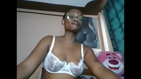 Snapshot of cheeky_charms chatting on 05/16/26, 01:54 cheeky_charms online show from 05/16/26, 01:54