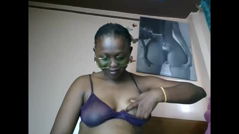 Snapshot of cheeky_charms chatting on 05/26/26, 08:21 cheeky_charms online show from 05/26/26, 08:21