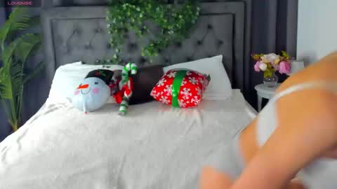 cheezy_cream online show from 12/15/25, 06:45