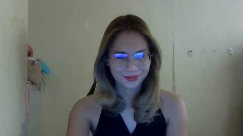 Snapshot of chelly4u69 chatting on 10/15/25, 02:44 chelly4u69 online show from 10/15/25, 02:44