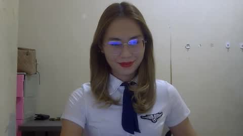 Snapshot of chelly4u69 chatting on 10/18/25, 04:37 chelly4u69 online show from 10/18/25, 04:37