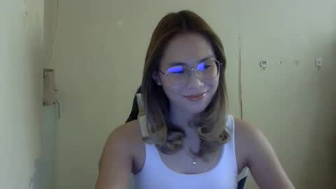 Snapshot of chelly4u69 chatting on 10/23/25, 03:50 chelly4u69 online show from 10/23/25, 03:50
