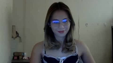 Snapshot of chelly4u69 chatting on 11/01/25, 03:52 chelly4u69 online show from 11/01/25, 03:52