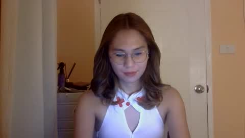 Snapshot of chelly4u69 chatting on 12/21/25, 04:30 chelly4u69 online show from 12/21/25, 04:30