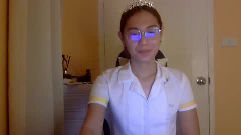Snapshot of chelly4u69 chatting on 12/21/25, 11:34 chelly4u69 online show from 12/21/25, 11:34