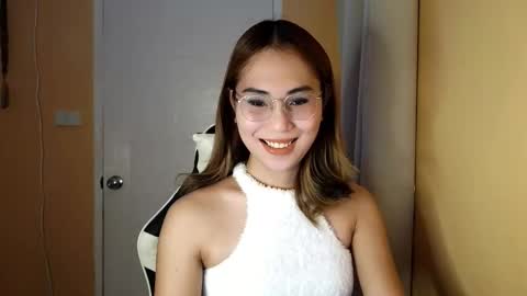 Snapshot of chelly4u69 chatting on 01/18/26, 03:32 chelly4u69 online show from 01/18/26, 03:32