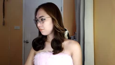 Snapshot of chelly4u69 chatting on 02/13/26, 02:40 chelly4u69 online show from 02/13/26, 02:40