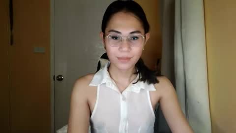 Snapshot of chelly4u69 chatting on 03/28/26, 11:15 chelly4u69 online show from 03/28/26, 11:15
