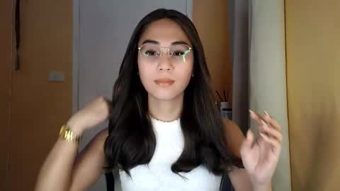 Snapshot of chelly4u69 chatting on 04/05/26, 01:36 chelly4u69 online show from 04/05/26, 01:36