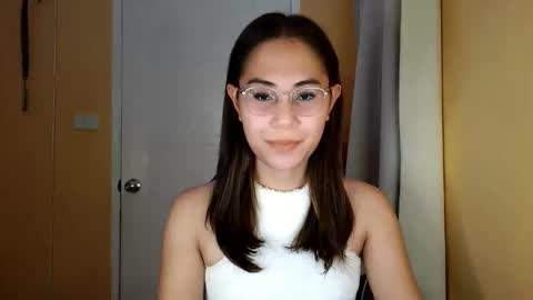 Snapshot of chelly4u69 chatting on 04/19/26, 02:00 chelly4u69 online show from 04/19/26, 02:00