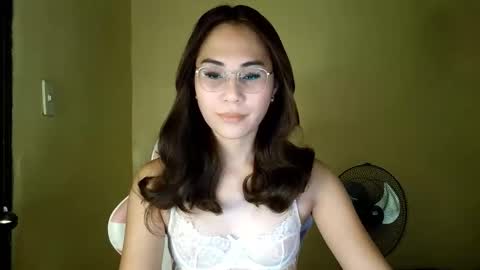 Snapshot of chelly4u69 chatting on 05/19/26, 01:22 chelly4u69 online show from 05/19/26, 01:22