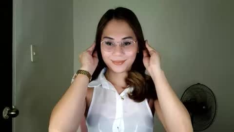 Snapshot of chelly4u69 chatting on 06/11/26, 02:00 chelly4u69 online show from 06/11/26, 02:00
