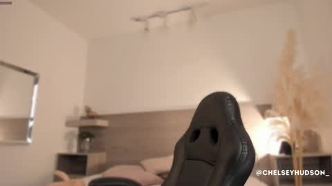chelsey_hudson online show from 09/23/25, 12:52