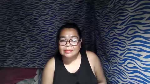 Snapshot of chenita_kits chatting on 11/19/25, 03:01 chenita_kits online show from 11/19/25, 03:01