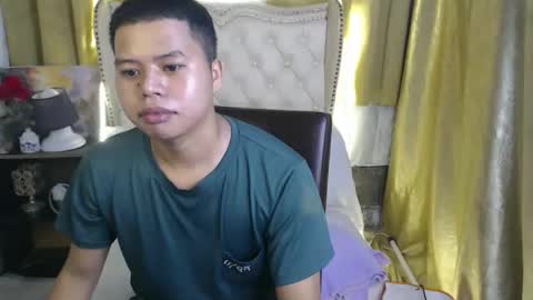 Snapshot of cheno_69 chatting on 11/08/25, 10:15 im cheno online show from 11/08/25, 10:15