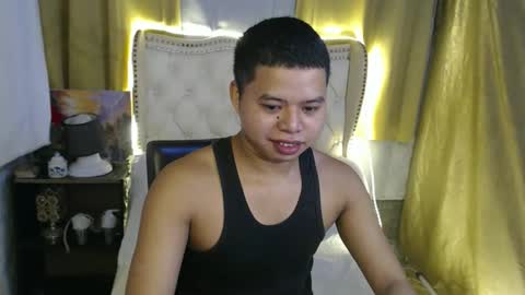 Snapshot of cheno_69 chatting on 11/11/25, 09:53 im cheno online show from 11/11/25, 09:53