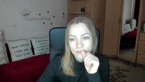 Silvia online show from 02/27/25, 05:02