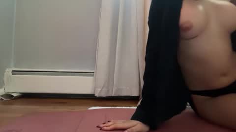 Snapshot of cherliecarmen chatting on 11/15/25, 06:48 cherliecarmen online show from 11/15/25, 06:48