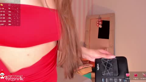Snapshot of cherry_blond_ chatting on 12/06/24, 12:12 Cherry online show from 12/06/24, 12:12