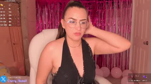 Snapshot of cherry_blond_ chatting on 02/04/25, 08:02 Cherry online show from 02/04/25, 08:02