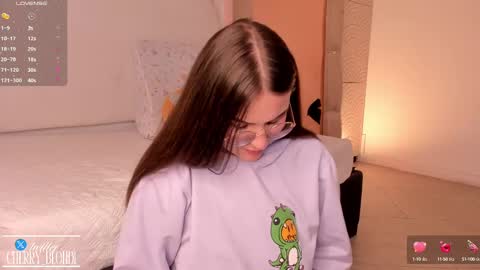 Snapshot of cherry_blond_ chatting on 03/02/25, 02:41 Cherry online show from 03/02/25, 02:41