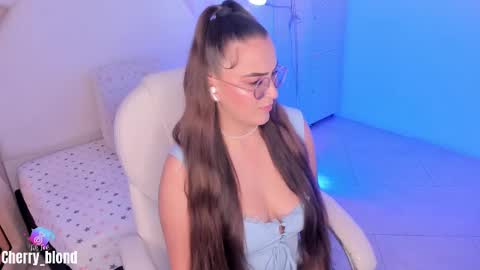 Snapshot of cherry_blond_ chatting on 10/03/25, 09:23 Cherry online show from 10/03/25, 09:23