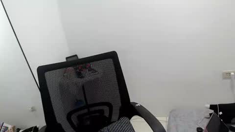 Snapshot of cherry_blossom181999 chatting on 10/07/25, 09:06 kris online show from 10/07/25, 09:06