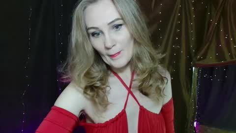 Snapshot of cherry_blossomsx chatting on 11/06/25, 08:26 thanks guys see you tomorrow online show from 11/06/25, 08:26