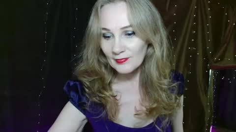 Snapshot of cherry_blossomsx chatting on 11/08/25, 10:48 thanks guys see you tomorrow online show from 11/08/25, 10:48