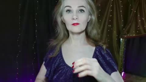 Snapshot of cherry_blossomsx chatting on 11/21/25, 07:40 thanks guys see you tomorrow online show from 11/21/25, 07:40