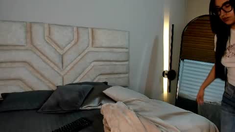 cherry_bunnyx online show from 06/14/26, 04:03