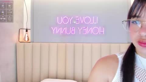 Snapshot of cherry_monroe_ chatting on 01/10/26, 10:39 C H E R R Y online show from 01/10/26, 10:39