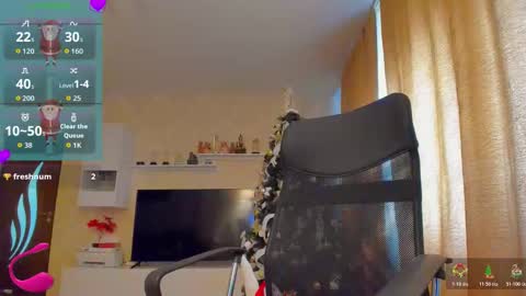 Snapshot of cherry_pie_69 chatting on 12/14/25, 10:09 mayra online show from 12/14/25, 10:09