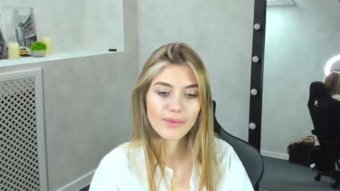Snapshot of cherry_pr1ce chatting on 12/23/24, 03:18 cherry_pr1ce online show from 12/23/24, 03:18