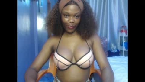 Snapshot of cherry_xchaos chatting on 05/14/26, 06:31 Sophie online show from 05/14/26, 06:31
