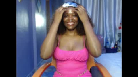 Snapshot of cherry_xchaos chatting on 05/16/26, 06:32 Sophie online show from 05/16/26, 06:32