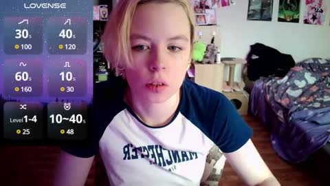 cherrybaby_0 online show from 12/10/24, 07:58