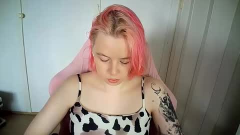 cherrybaby_0 online show from 06/09/26, 01:01