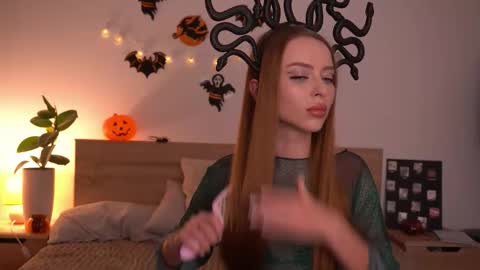 Snapshot of cherryblossom224 chatting on 10/20/25, 08:53 Alisha online show from 10/20/25, 08:53