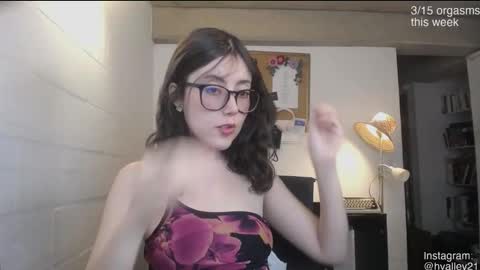 Snapshot of cherrybunny21 chatting on 02/19/26, 12:06 Sarah Prez online show from 02/19/26, 12:06
