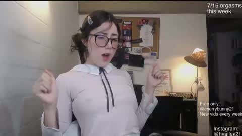 Snapshot of cherrybunny21 chatting on 02/28/26, 11:28 Sarah Prez online show from 02/28/26, 11:28