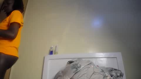 Snapshot of cherrycuddle2 chatting on 12/14/25, 12:21 cherrycuddle2 online show from 12/14/25, 12:21