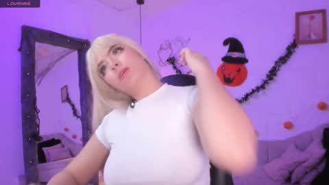 Snapshot of cherrydoll_dl chatting on 10/19/25, 10:38 Morfy online show from 10/19/25, 10:38