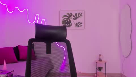 C H E R R Y online show from 10/04/25, 12:03