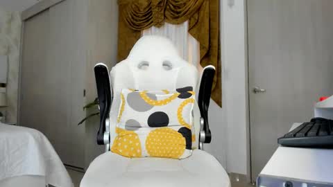 Snapshot of cherryfox88 chatting on 10/29/25, 04:48 Independent Cherry fox online show from 10/29/25, 04:48