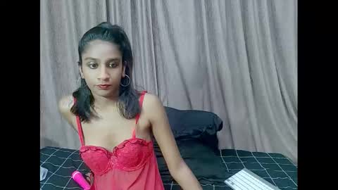 leah online show from 01/28/25, 01:16