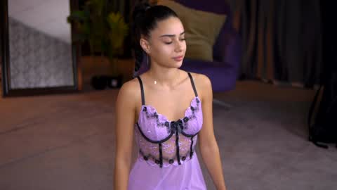 Selena online show from 02/06/25, 07:51